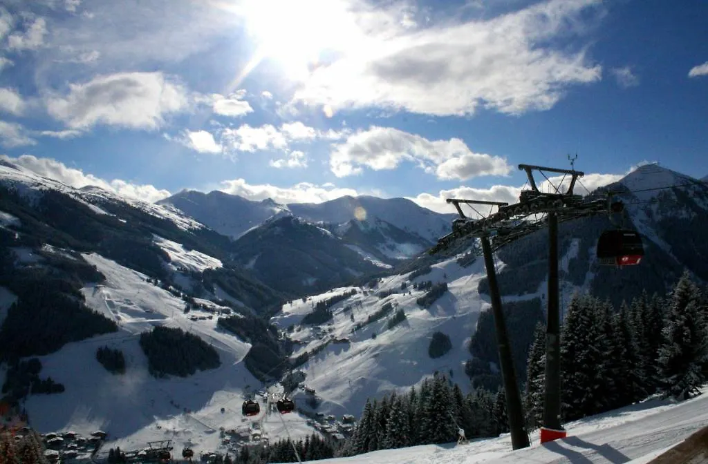 Pension Schipflinger Saalbach-Hinterglemm Bed & Breakfast